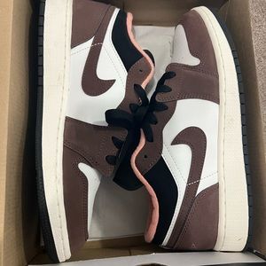 Jordan 1 Low Mocha (GS) 5.5Y LIKE NEW IN BOX (7.5 in women)